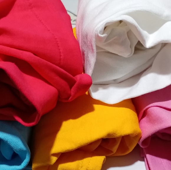 💕2/$20💕 Graphic design Mama T shirt - Picture 3 of 4